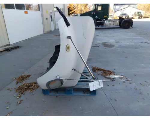 FREIGHTLINER M2 106 HOOD
