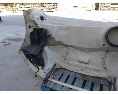 FREIGHTLINER M2 106 HOOD