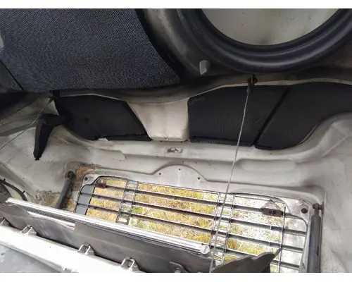 FREIGHTLINER M2 106 HOOD