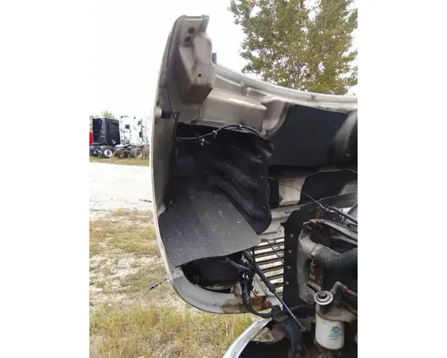 FREIGHTLINER M2 106 HOOD