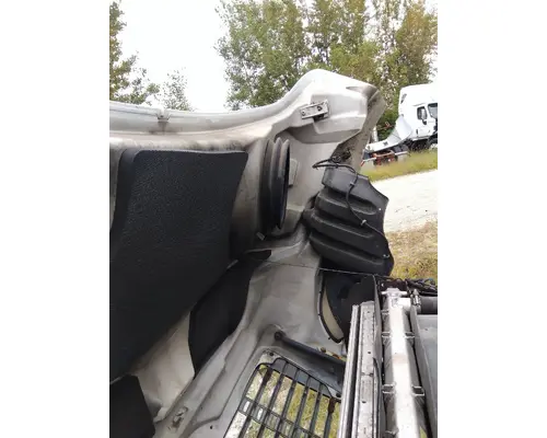FREIGHTLINER M2 106 HOOD