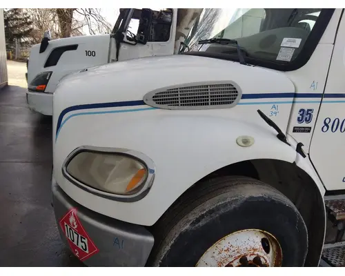 FREIGHTLINER M2 106 HOOD
