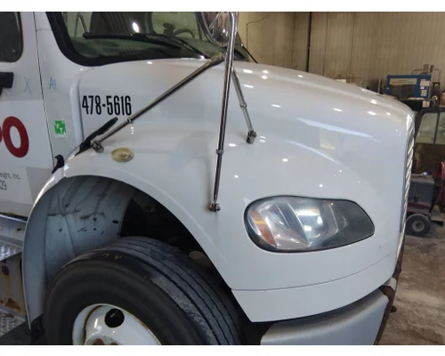 FREIGHTLINER M2 106 HOOD