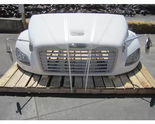 FREIGHTLINER M2 106 HOOD