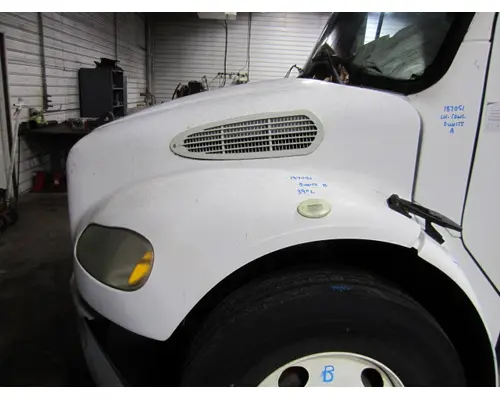 FREIGHTLINER M2 106 HOOD