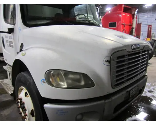 FREIGHTLINER M2 106 HOOD