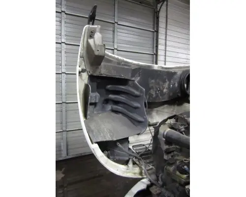 FREIGHTLINER M2 106 HOOD