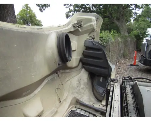 FREIGHTLINER M2 106 HOOD
