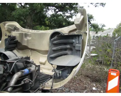 FREIGHTLINER M2 106 HOOD