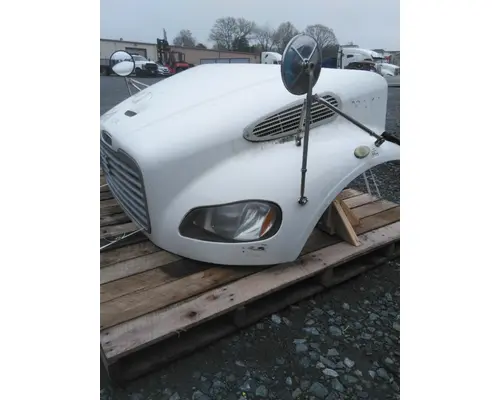 FREIGHTLINER M2 106 HOOD
