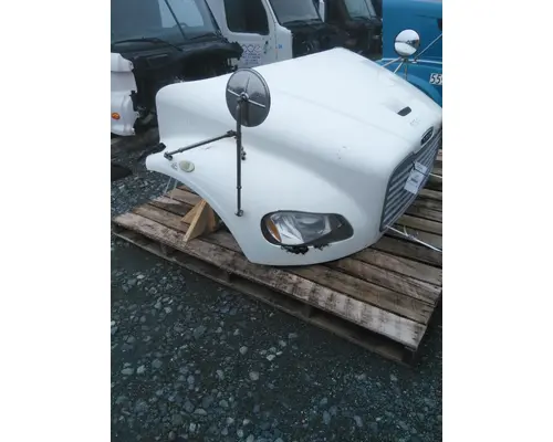 FREIGHTLINER M2 106 HOOD