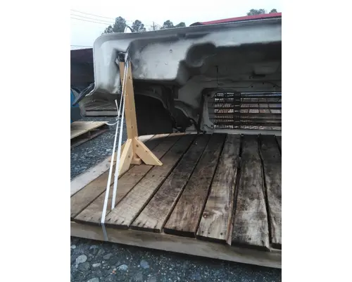 FREIGHTLINER M2 106 HOOD