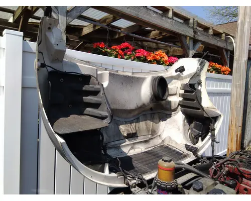 FREIGHTLINER M2 106 HOOD