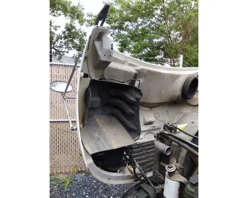 FREIGHTLINER M2 106 HOOD