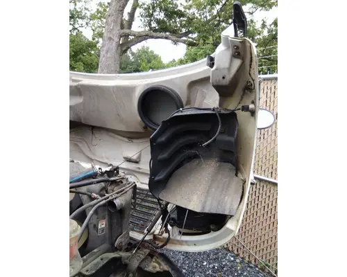 FREIGHTLINER M2 106 HOOD