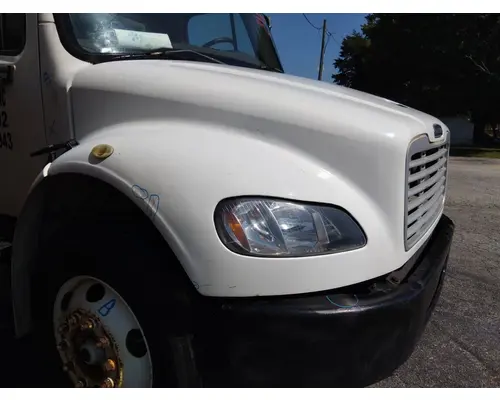 FREIGHTLINER M2 106 HOOD