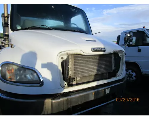 FREIGHTLINER M2 106 HOOD