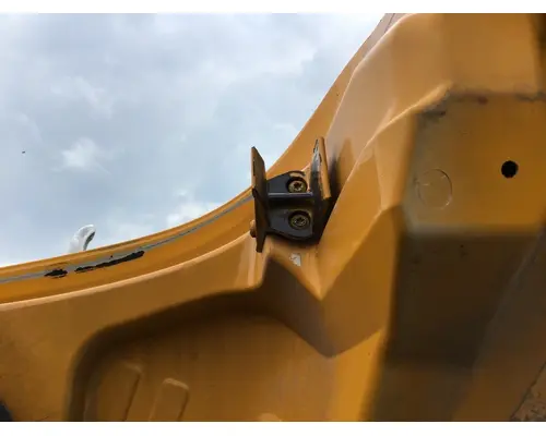 FREIGHTLINER M2 106 HOOD