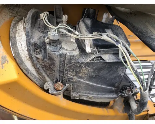 FREIGHTLINER M2 106 HOOD