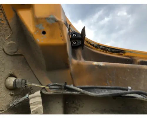 FREIGHTLINER M2 106 HOOD