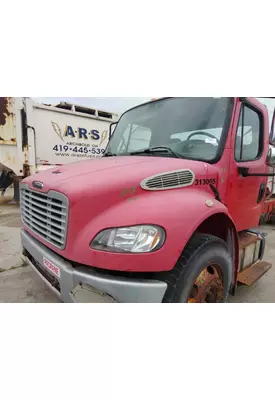 FREIGHTLINER M2 106 HOOD