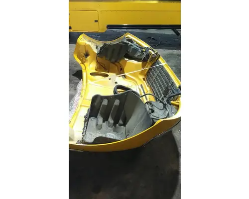 FREIGHTLINER M2 106 HOOD