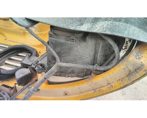 FREIGHTLINER M2 106 HOOD