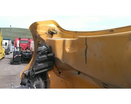 FREIGHTLINER M2 106 HOOD