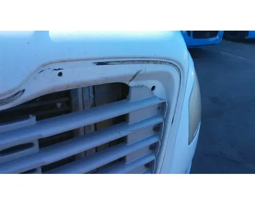 FREIGHTLINER M2 106 HOOD