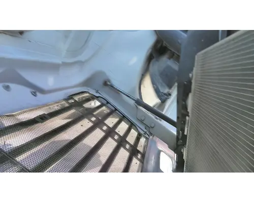 FREIGHTLINER M2 106 HOOD