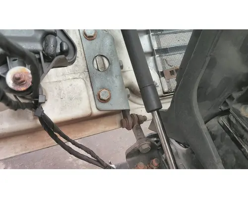 FREIGHTLINER M2 106 HOOD