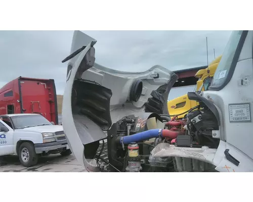 FREIGHTLINER M2 106 HOOD