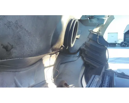 FREIGHTLINER M2 106 HOOD