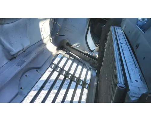 FREIGHTLINER M2 106 HOOD