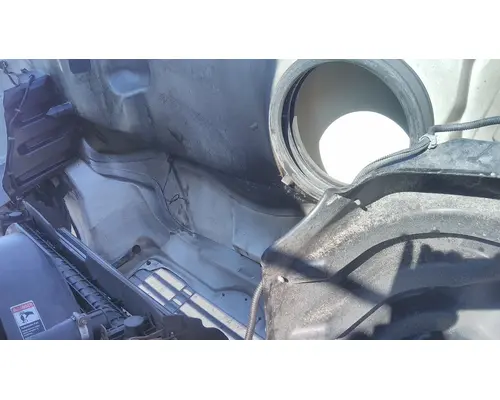 FREIGHTLINER M2 106 HOOD