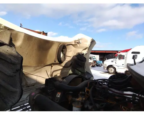 FREIGHTLINER M2 106 HOOD