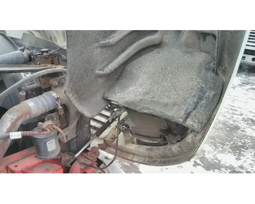 FREIGHTLINER M2 106 HOOD