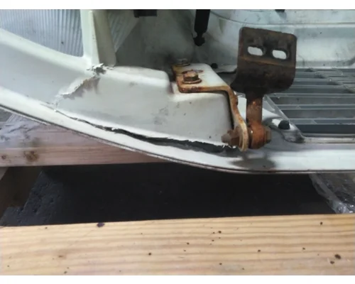 FREIGHTLINER M2 106 HOOD
