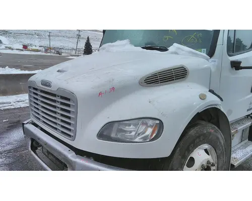 FREIGHTLINER M2 106 HOOD