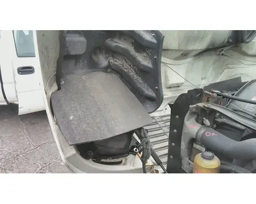 FREIGHTLINER M2 106 HOOD