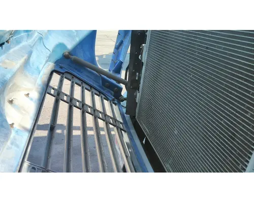 FREIGHTLINER M2 106 HOOD