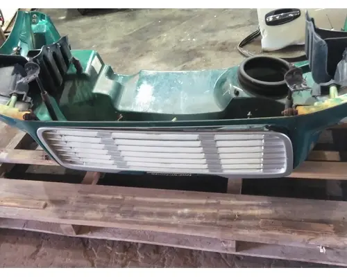 FREIGHTLINER M2 106 HOOD