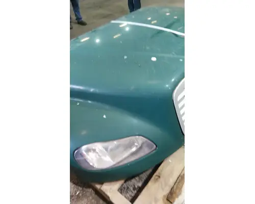 FREIGHTLINER M2 106 HOOD