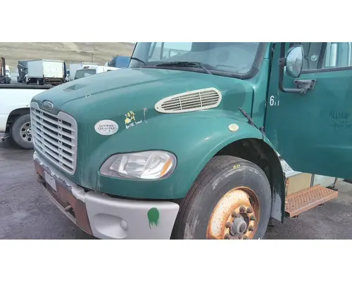 FREIGHTLINER M2 106 HOOD