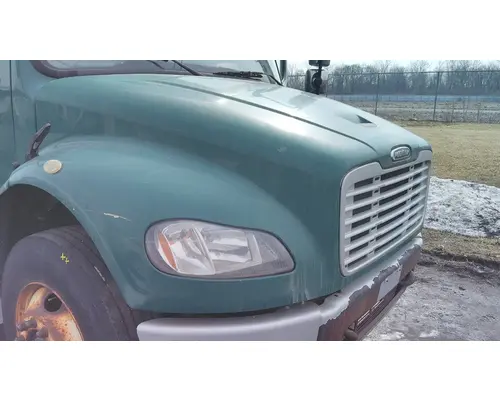 FREIGHTLINER M2 106 HOOD