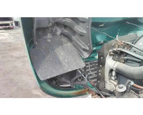 FREIGHTLINER M2 106 HOOD