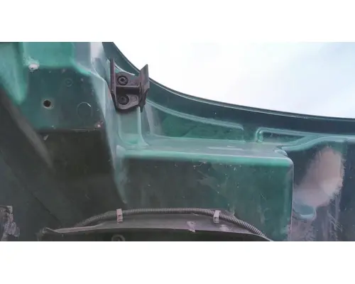 FREIGHTLINER M2 106 HOOD