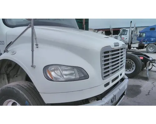 FREIGHTLINER M2 106 HOOD