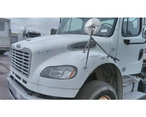 FREIGHTLINER M2 106 HOOD