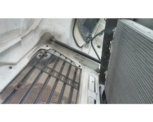 FREIGHTLINER M2 106 HOOD